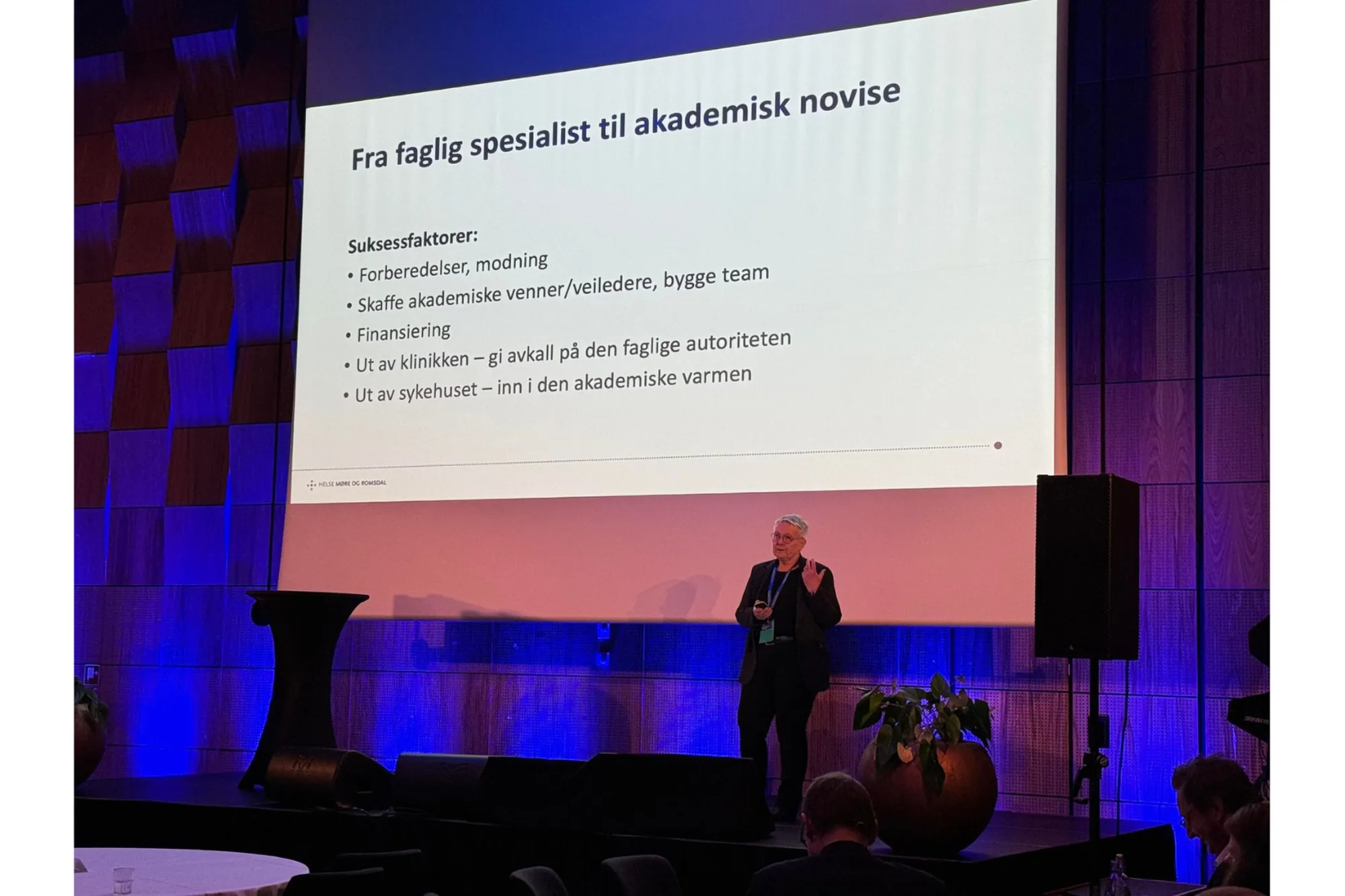 En person som holder en presentasjon
