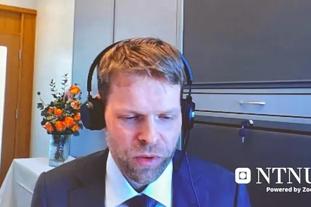 Øivind Kvammen disputas