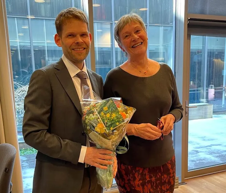Øivind Kvammen og klinikksjef Jorun Bøyum