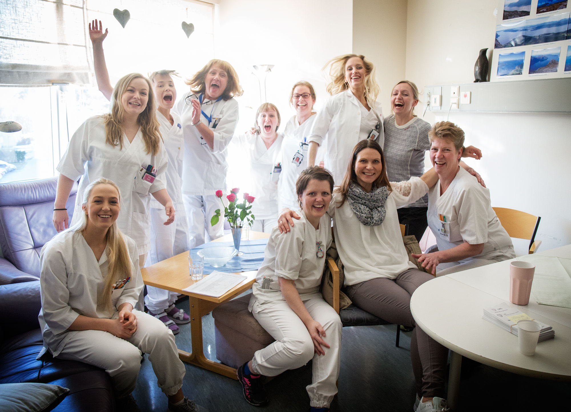 Glad gjeng på Medisin 1 jublar etter å ha blitt kåra til Noregs trivelegste arbeidsplass.