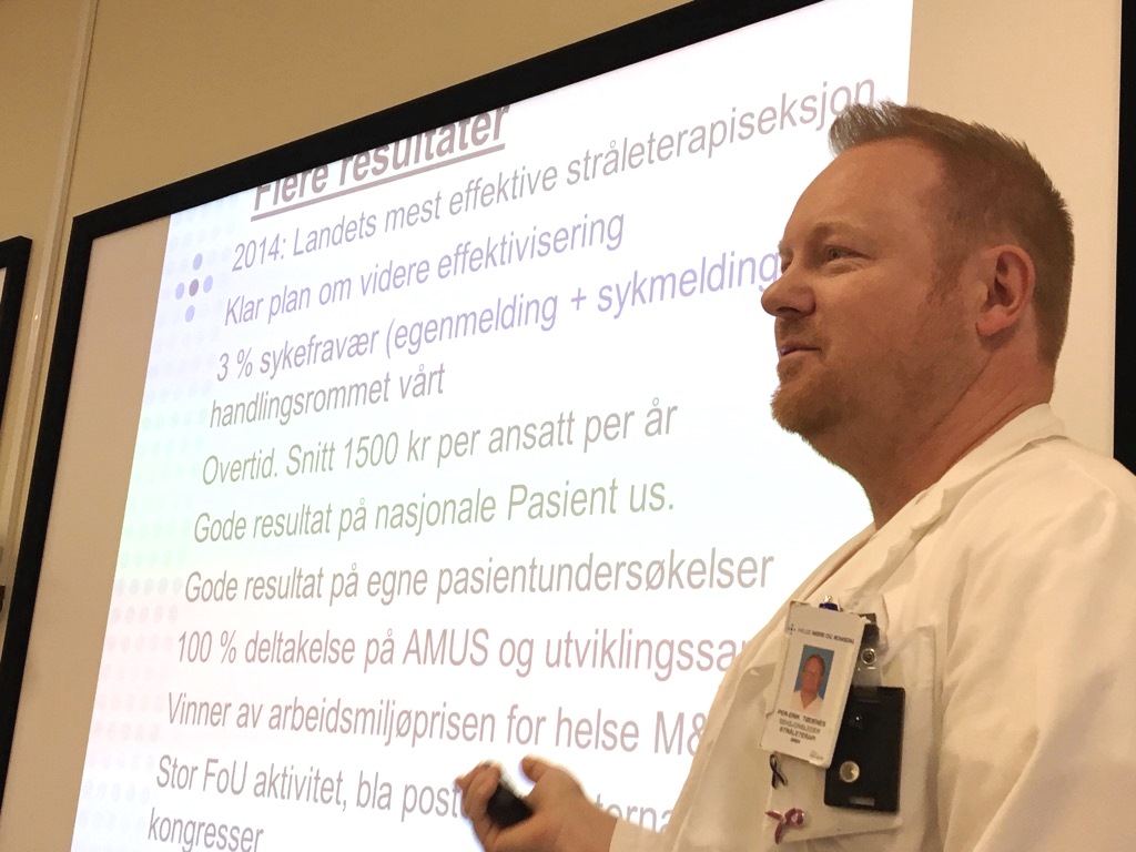 Seksjonsleiar Per-Erik Tødenes ved stråleterapiseksjonen på Ålesund sjukehus.