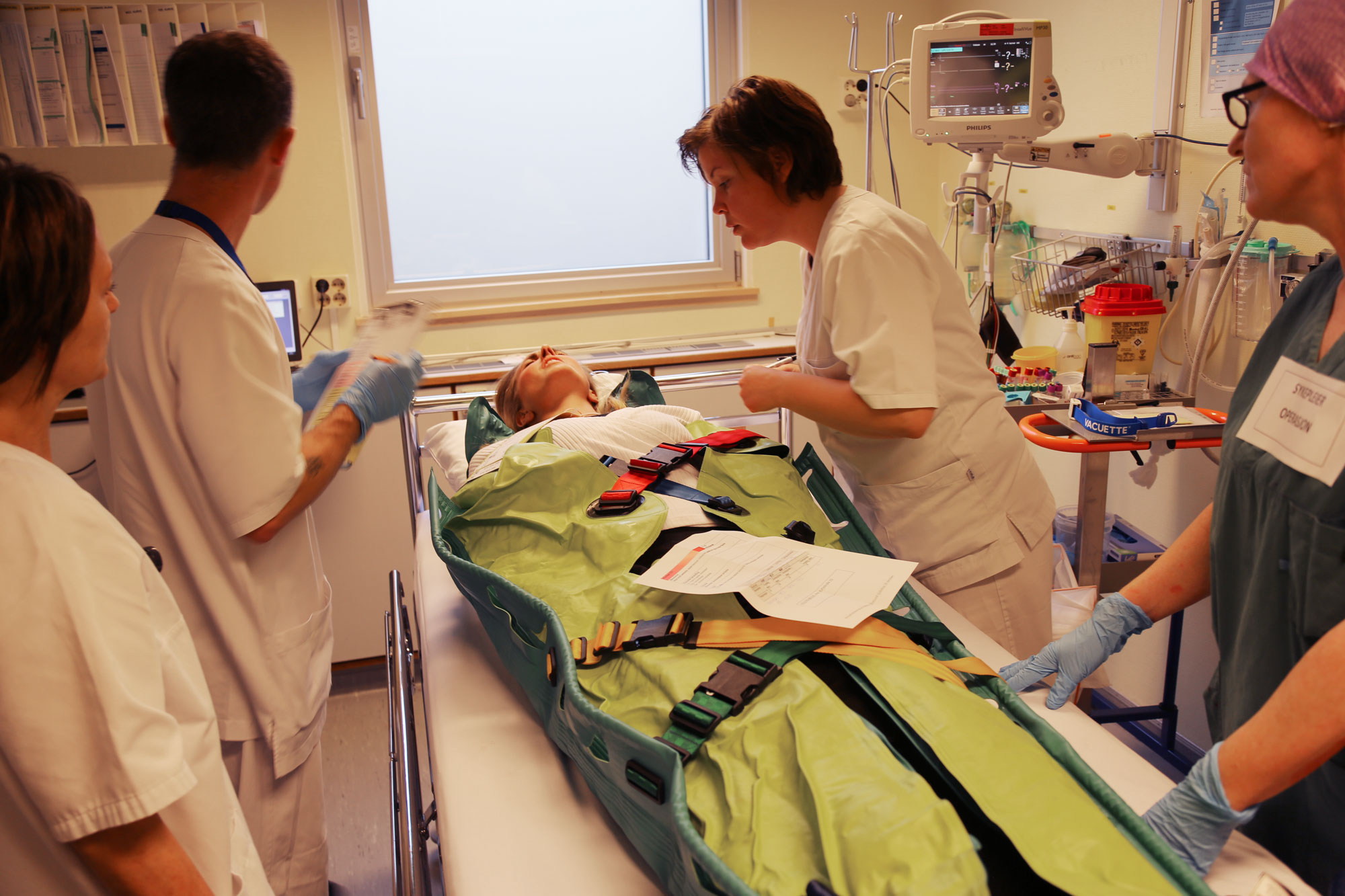 En gruppe mennesker på et sykehus