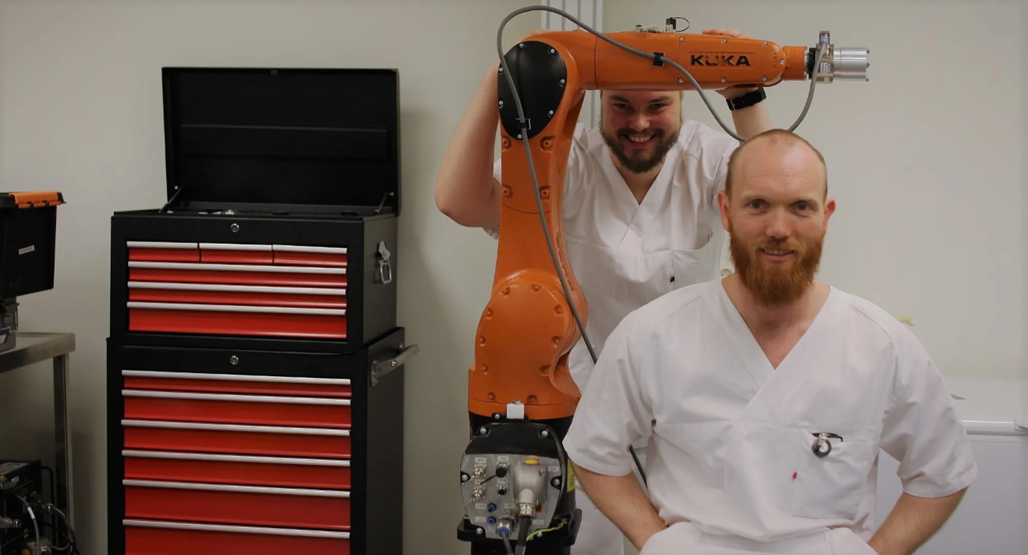 Ingeniør, ortoped og industrirobot