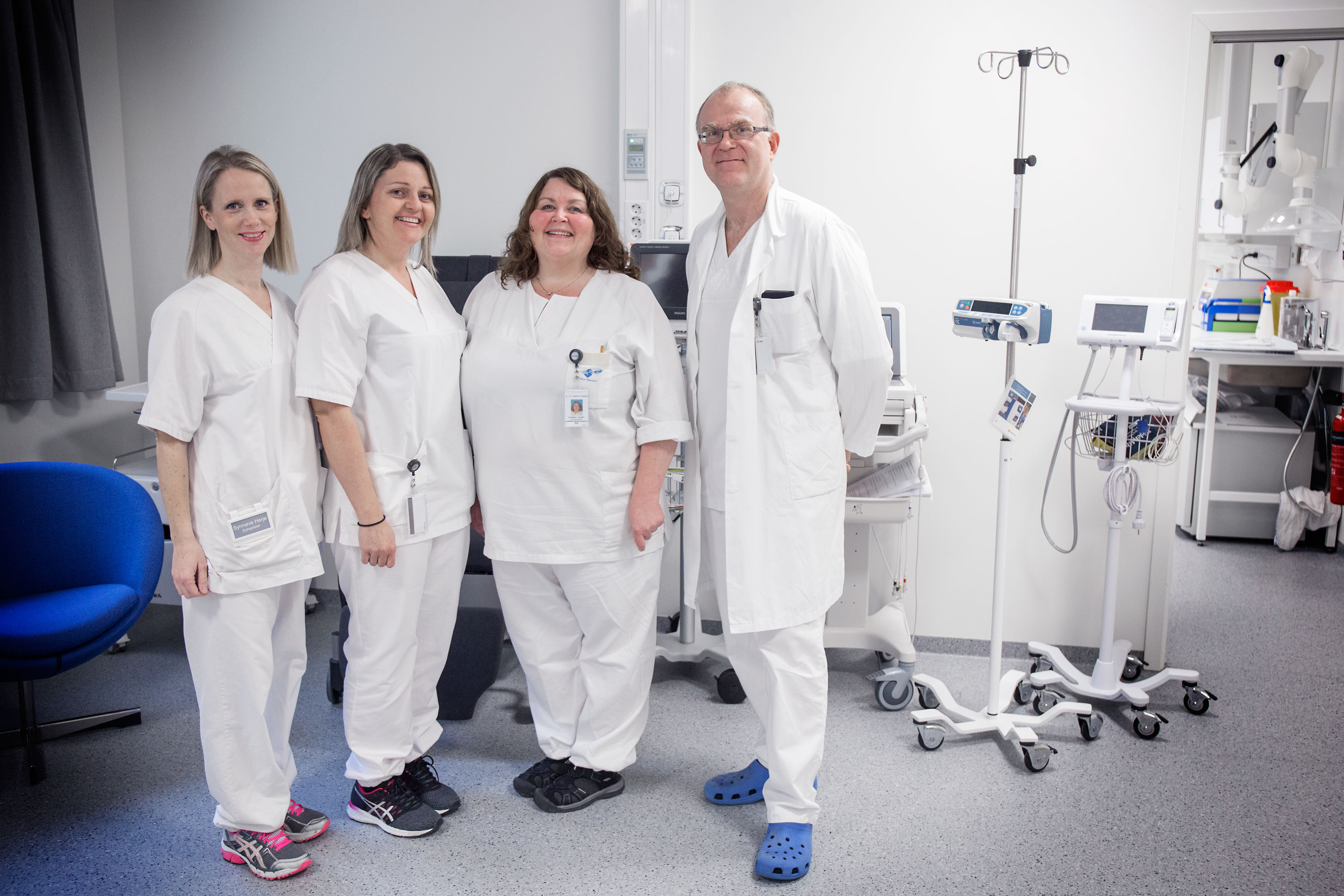 Dei tilsette ved Klinisk Forskingspost: f.v Synnøve Herje, Elisabeth Tennøy Bjerkan, Synnøve Yksnøy og Dag Arne Lihaug Hoff