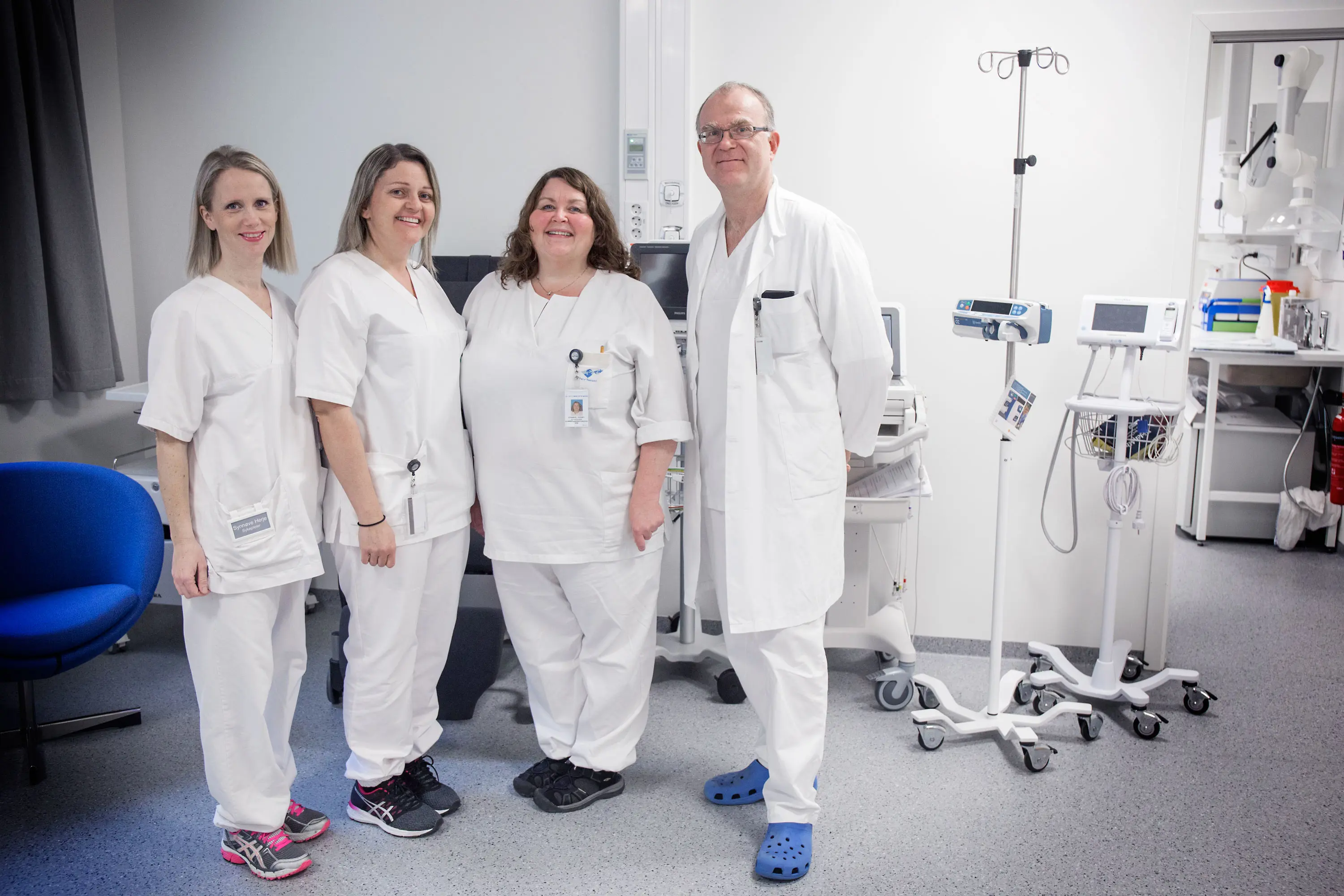 Dei tilsette ved Klinisk Forskingspost: f.v Synnøve Herje, Elisabeth Tennøy Bjerkan, Synnøve Yksnøy og Dag Arne Lihaug Hoff