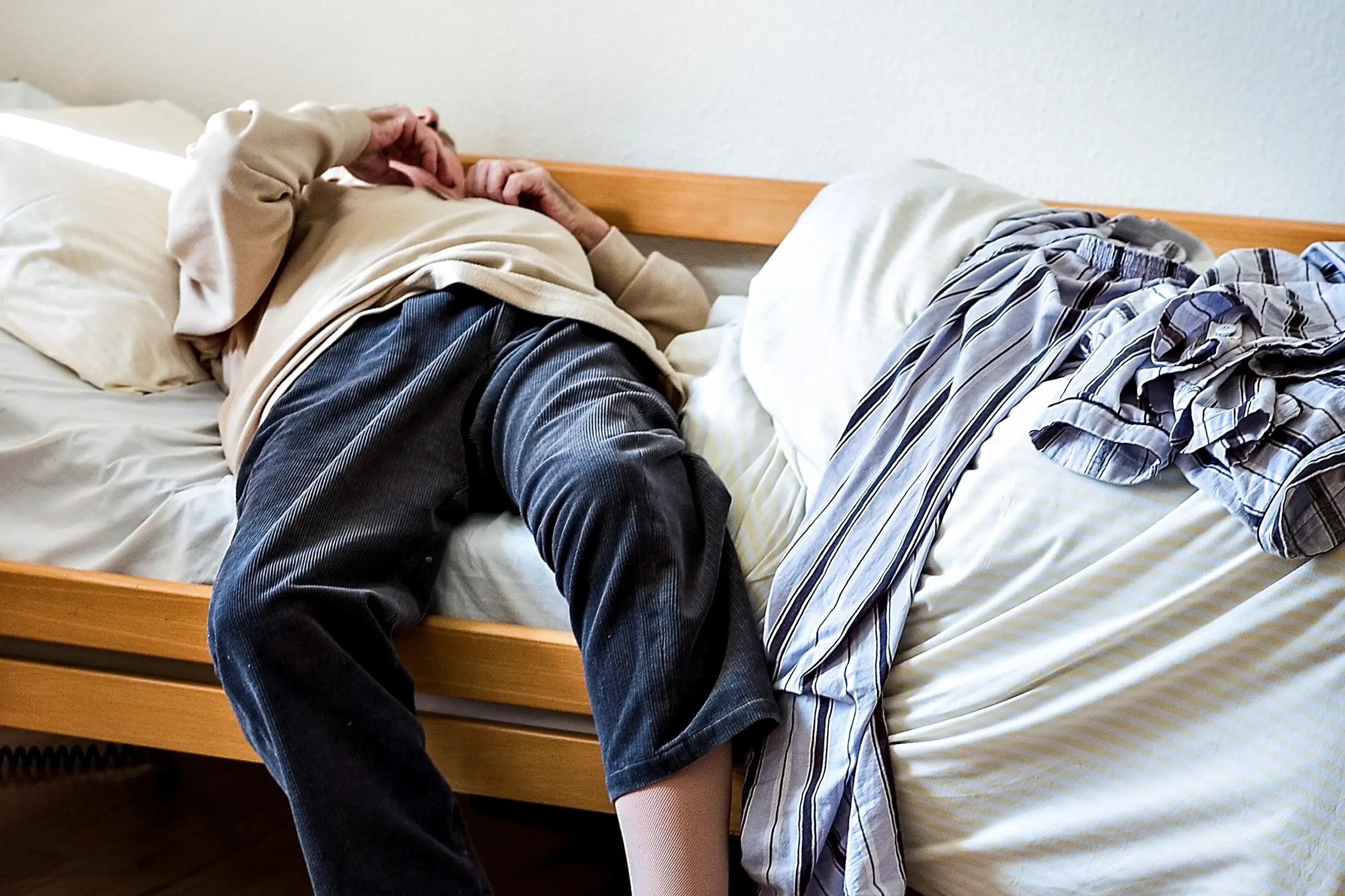 eldre pasient på seng