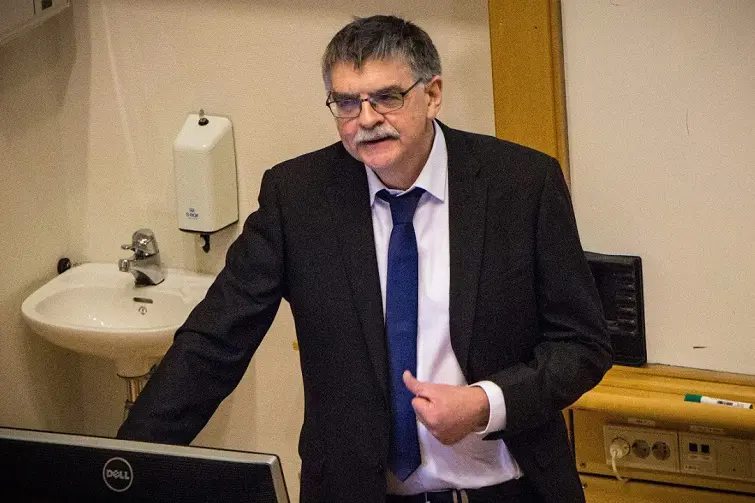 Disputas Henrik Sollie.jpg