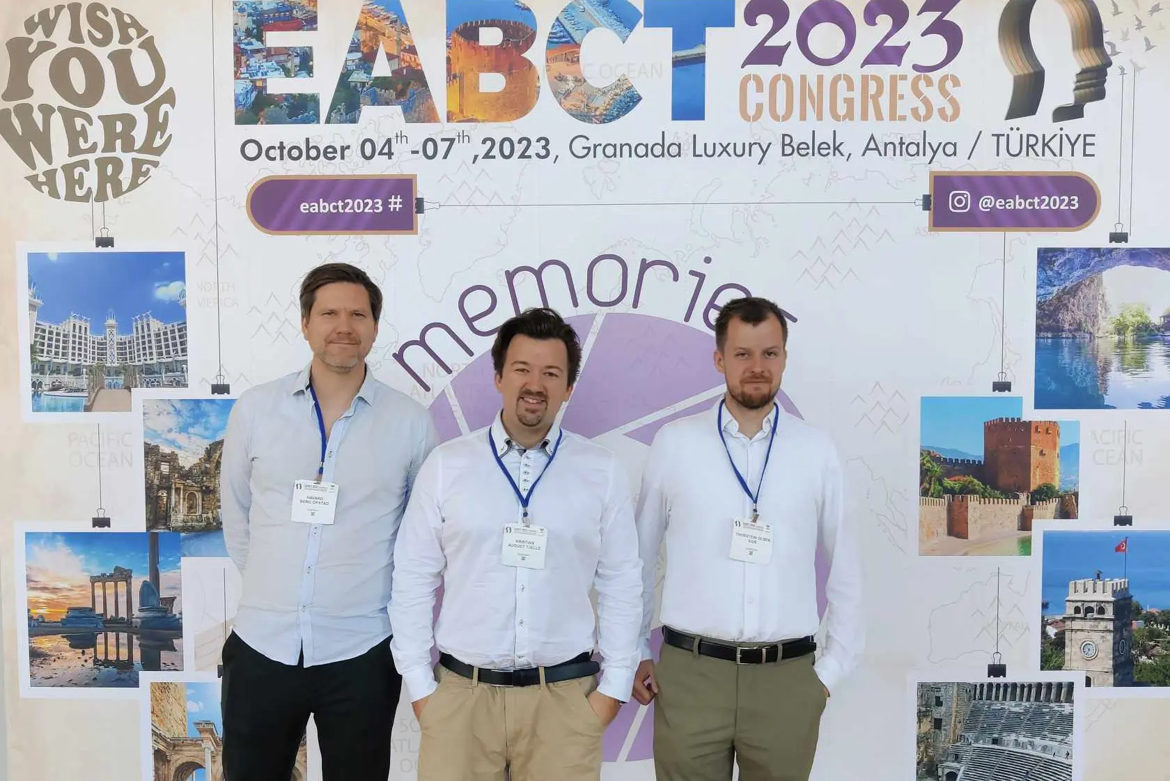 En gruppe menn som poserer for et bilde