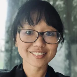 En person med briller