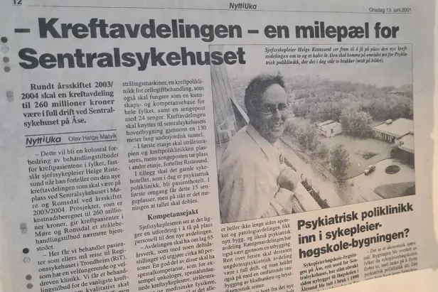 En avis med en person på